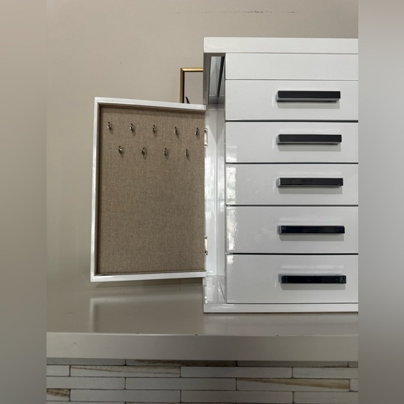 West Elm Mid-Century White Lacquer Silver Handle 5 Drawer Jewelry Box $280 - Picture 5 of 9